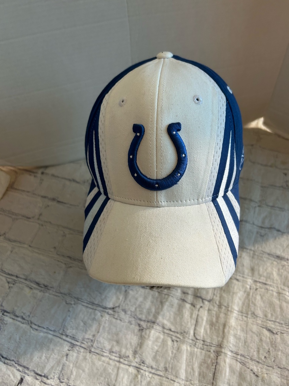 REEBOK NFL TEAM APPAREL 100% COTTON COLTS BLUE AND WHITE ADJUSTABLE CAP O/S